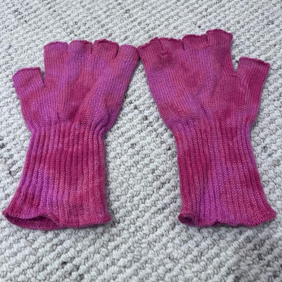 The Elder Statesman pink tye dyed fingerlesss cashmere gloves - one size - Picture 5 of 5